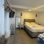1881 Otel *